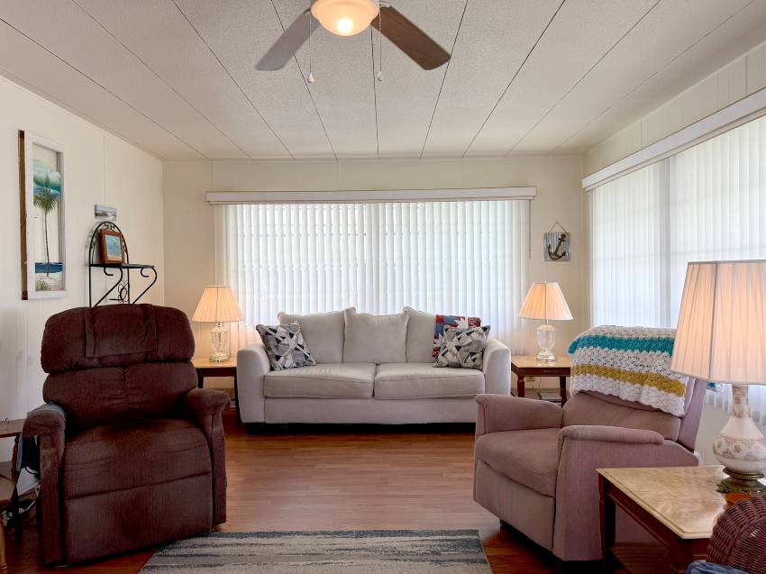 31 Center Rd a Palmetto, FL Mobile or Manufactured Home for Sale